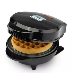 Toastmaster NIB Mini Waffle Maker Chaffle Small Kitchen Appliances